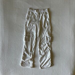 Lululemon - ‘Dance Studio Relaxed-Fit Mid-Rise Cargo Pant’ - White - Size XS